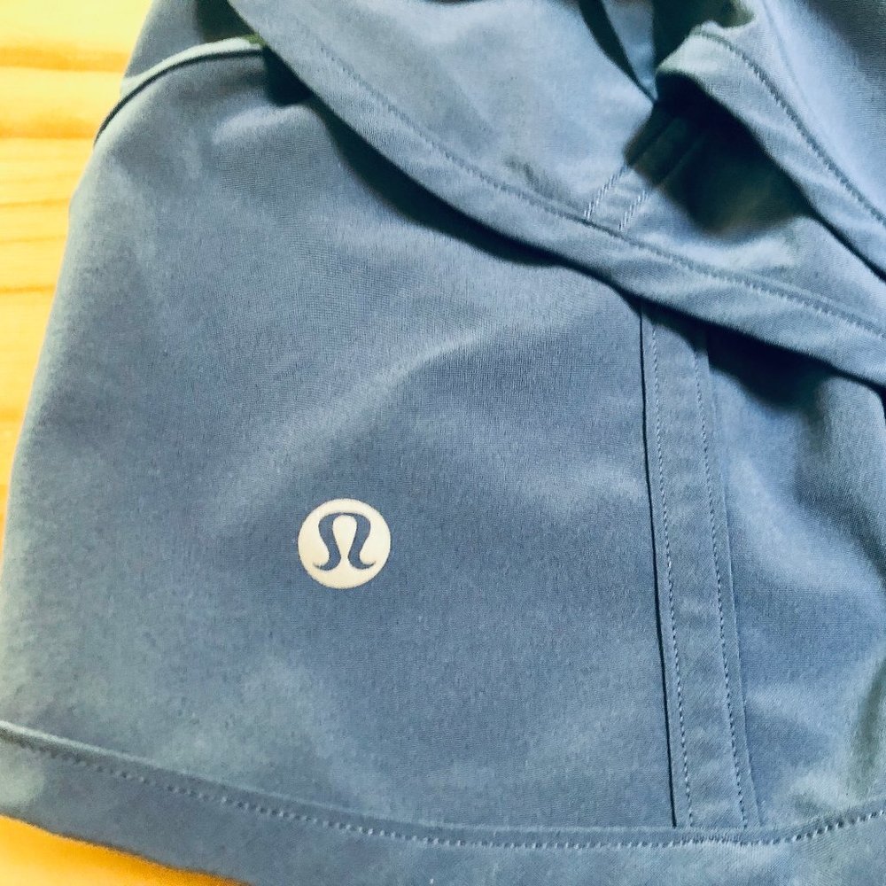 Lululemon Tracker Short 4" Size 10